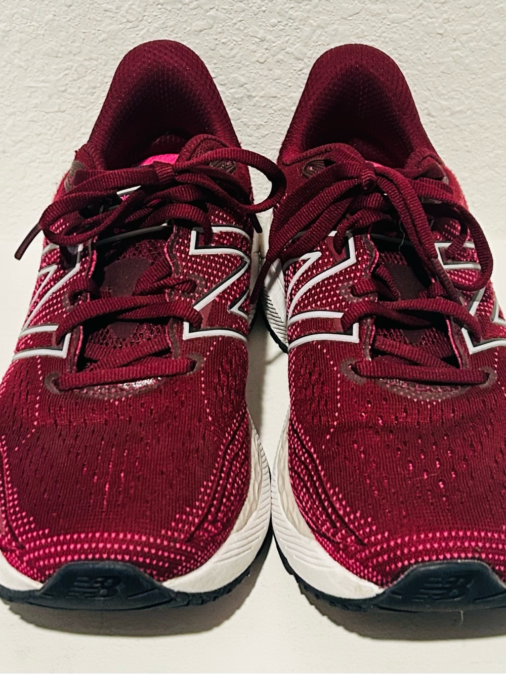New Balance Women's 860 Fresh Foam Burgundy Running Shoes